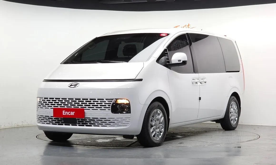 Hyundai Staria — фото 1
