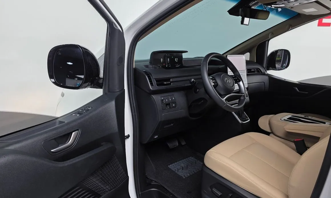 Hyundai Staria — фото 2