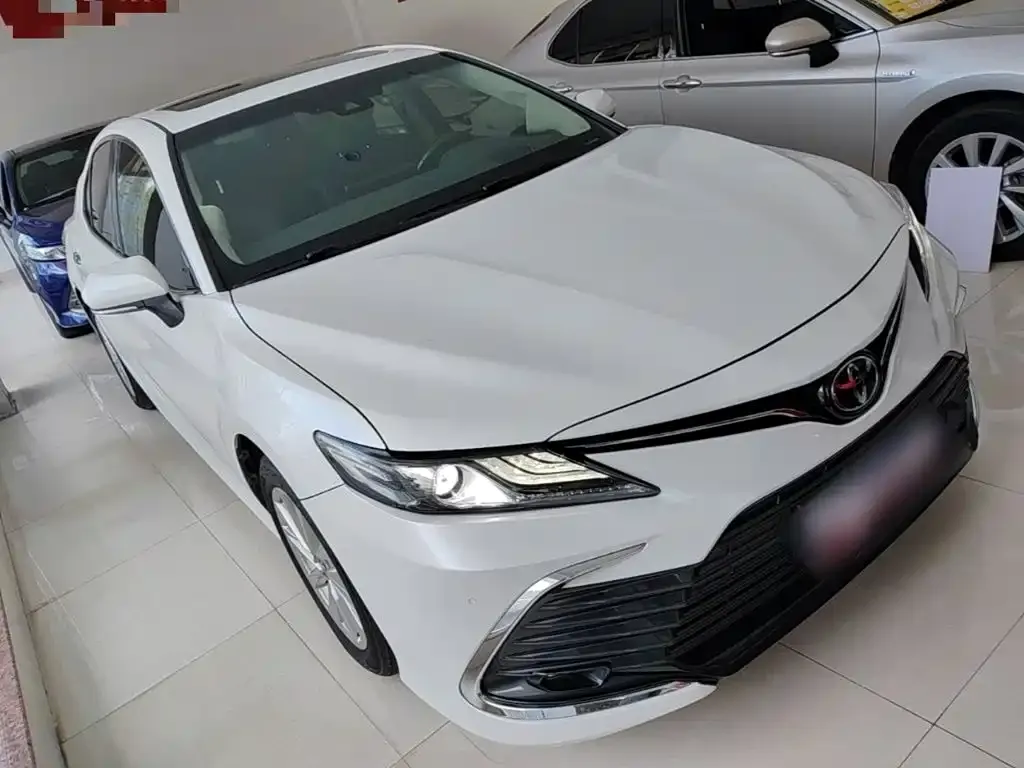 Toyota Camry — фото 8