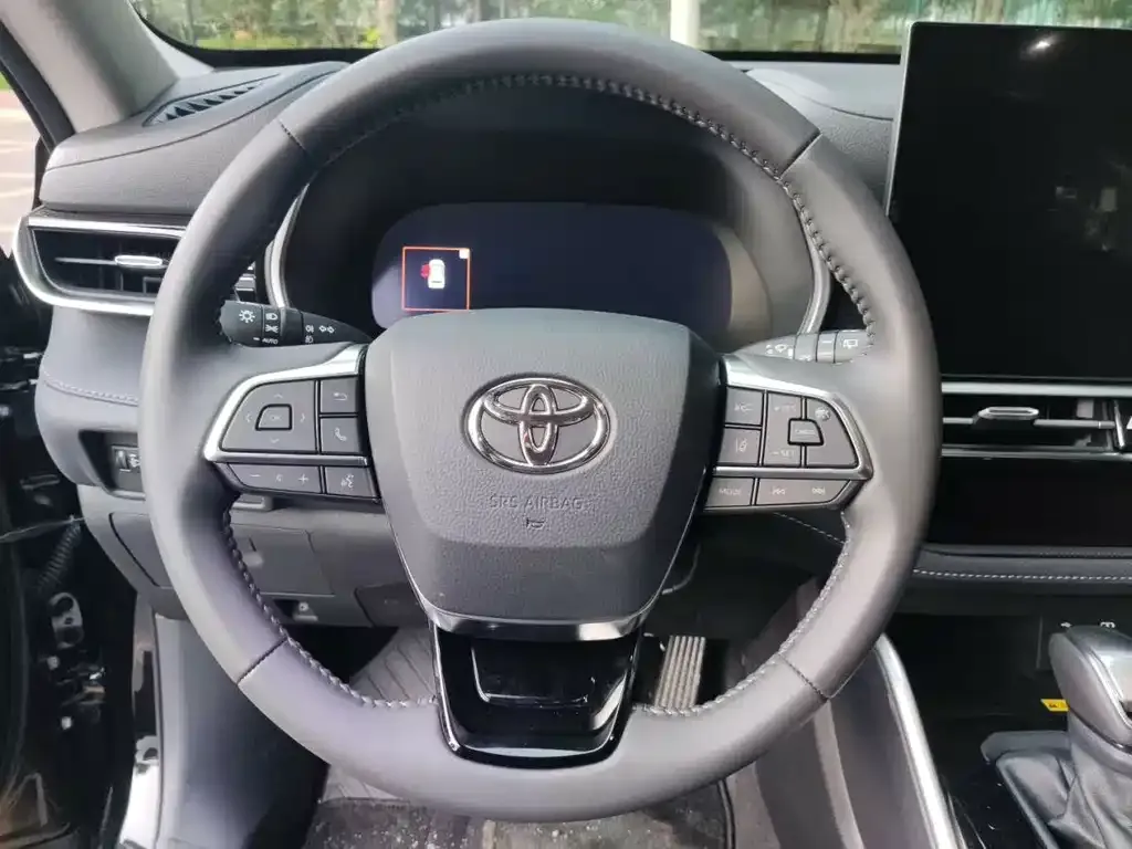 Toyota Highlander — фото 4