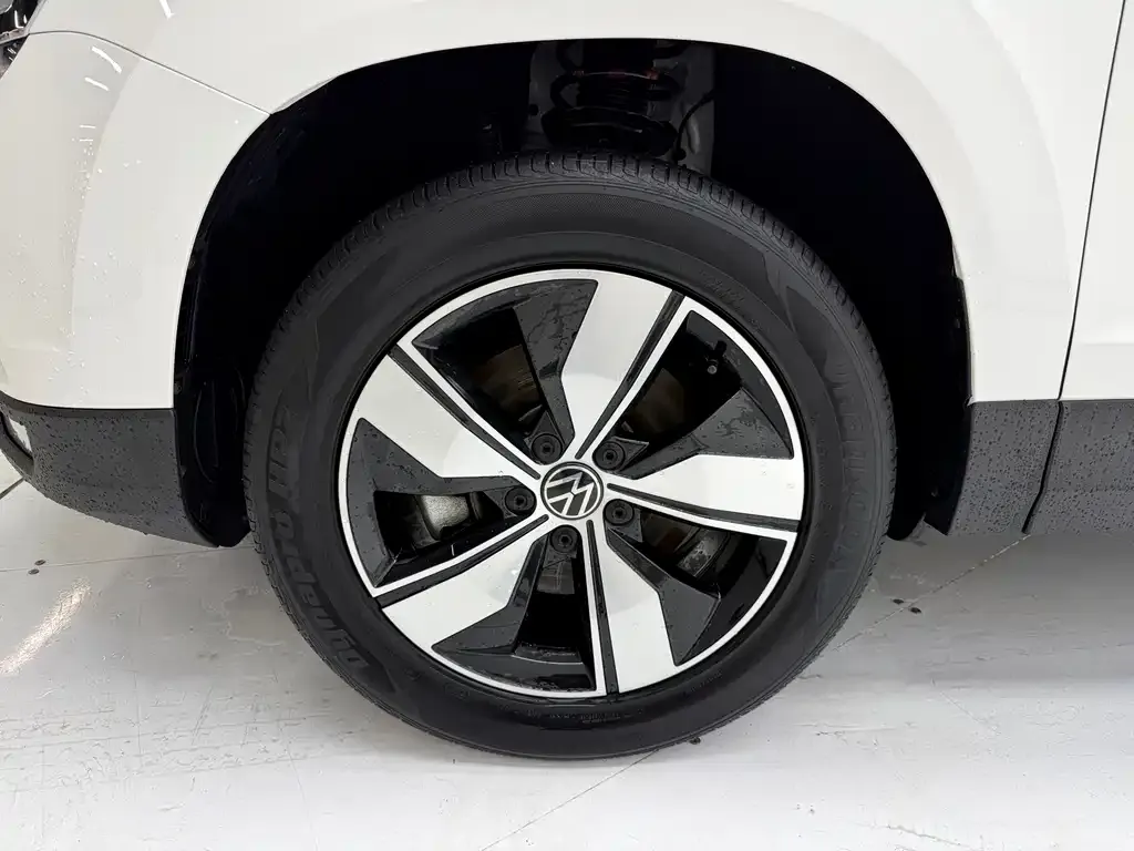 Volkswagen Tharu — фото 3