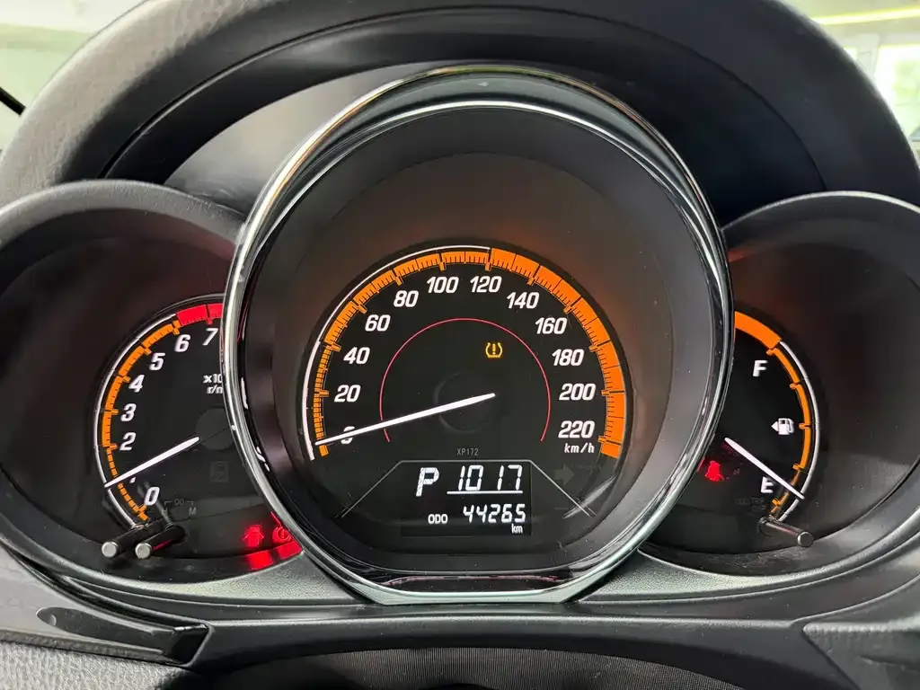 Toyota Yaris L — фото 6