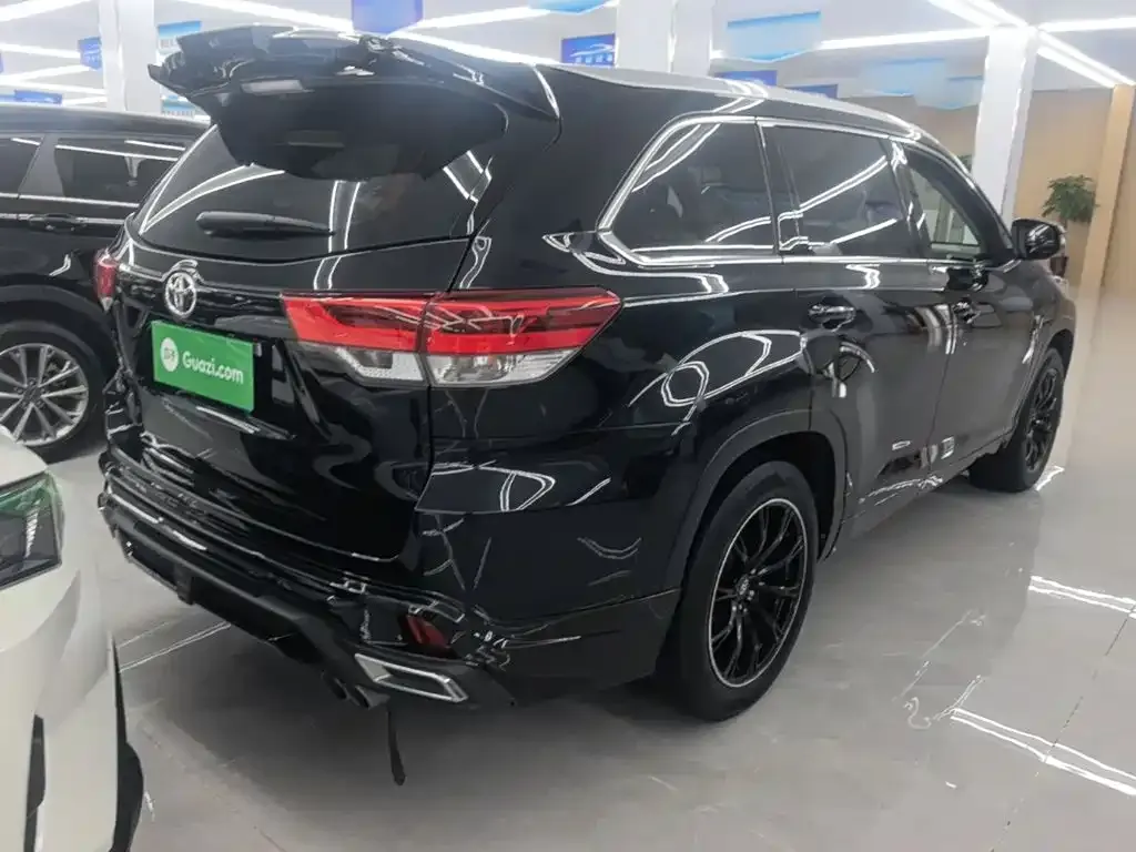 Toyota Highlander — фото 5