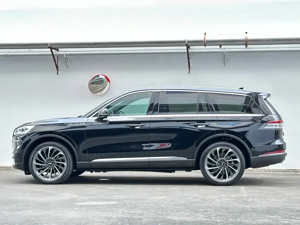 Lincoln Aviator — фото 5