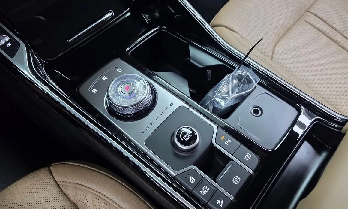 Kia Sorento — фото 4