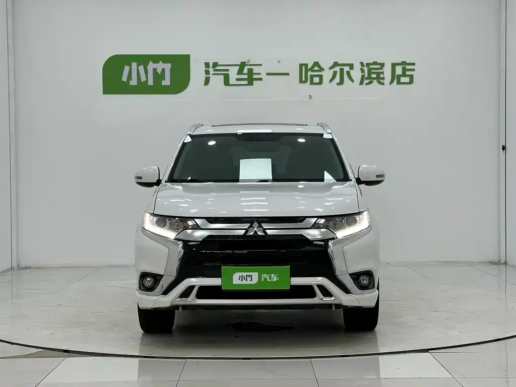 Mitsubishi Outlander — фото 5