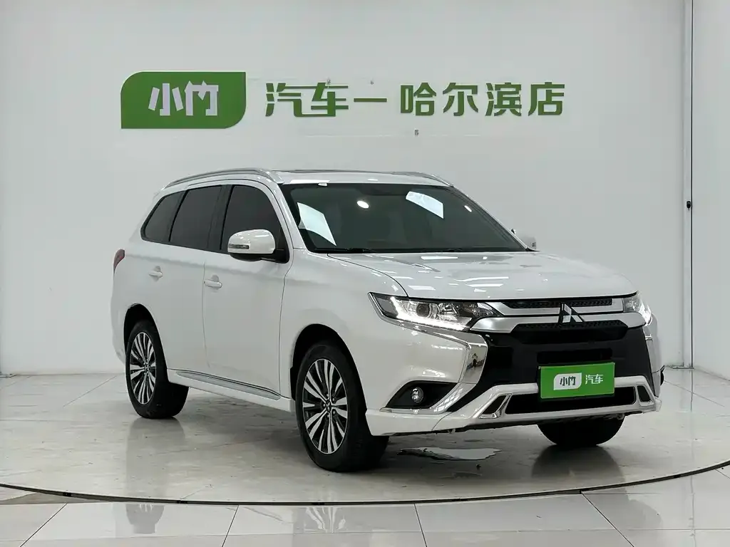 Mitsubishi Outlander — фото 3