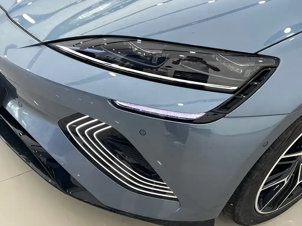 BYD Seal — фото 7