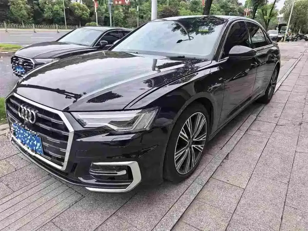 Audi A6L — фото 1