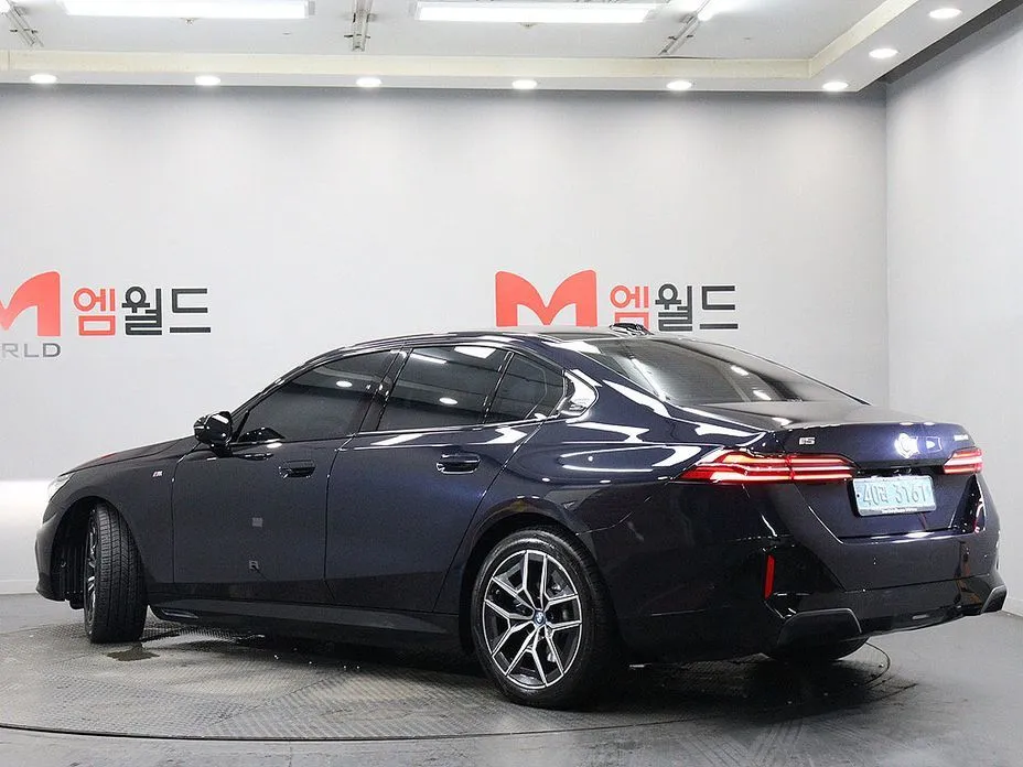 BMW i5 — фото 7