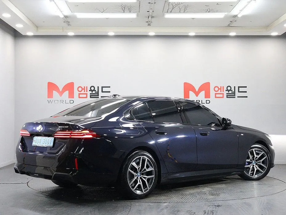 BMW i5 — фото 10
