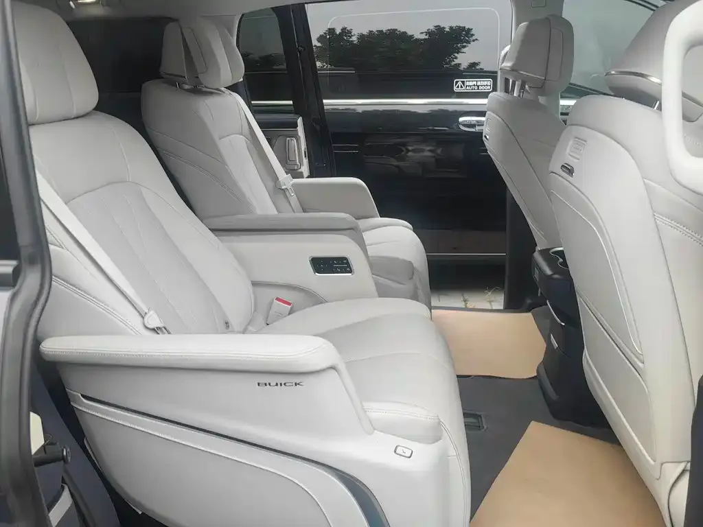 Buick GL8 Hybrid — фото 2