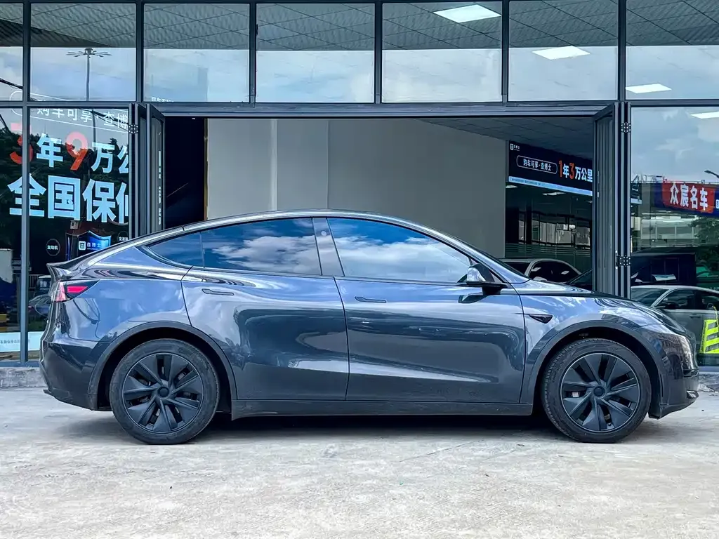 Tesla Model Y — фото 7
