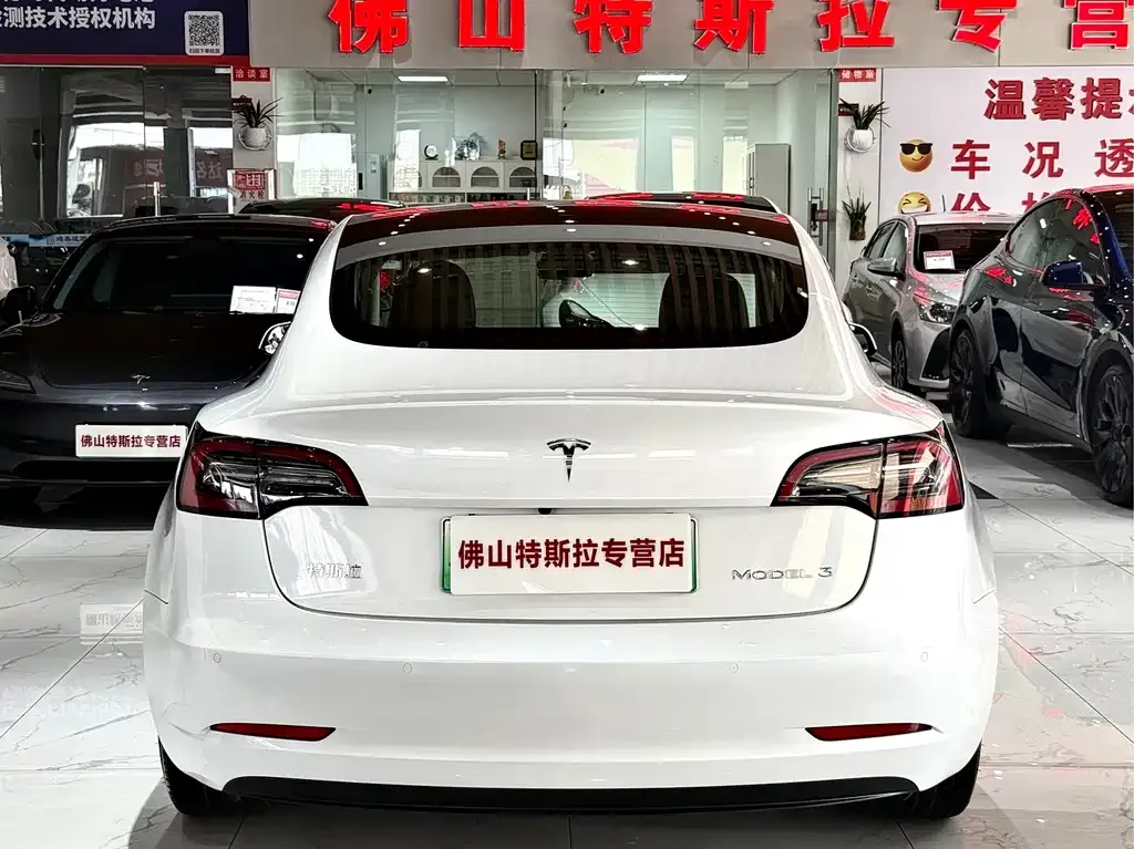 Tesla Model 3 — фото 4