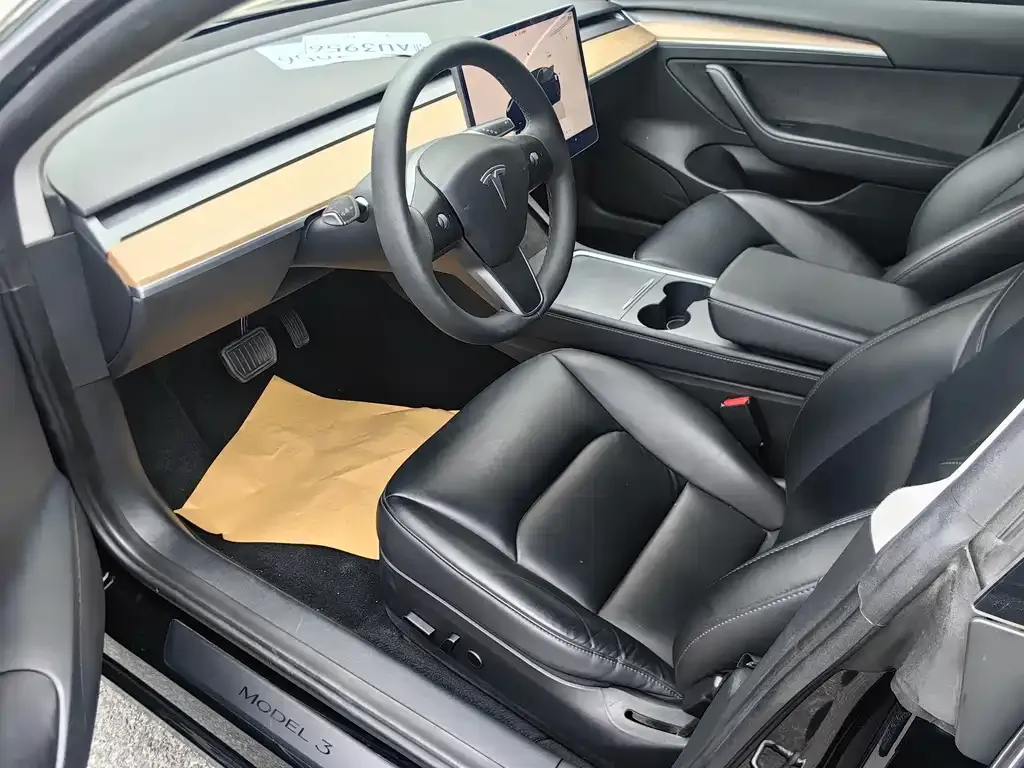 Tesla Model 3 — фото 2