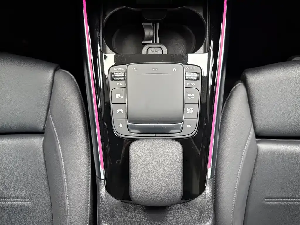 Mercedes-Benz EQA — фото 4