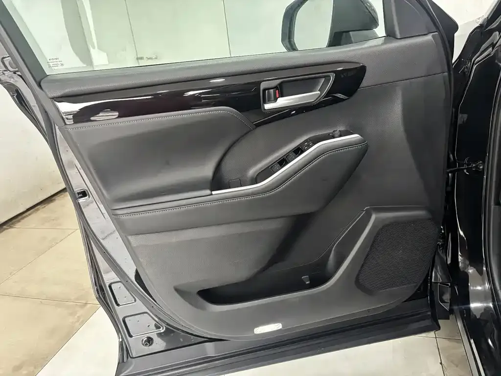 Toyota Highlander 2024 из CN, фото 10