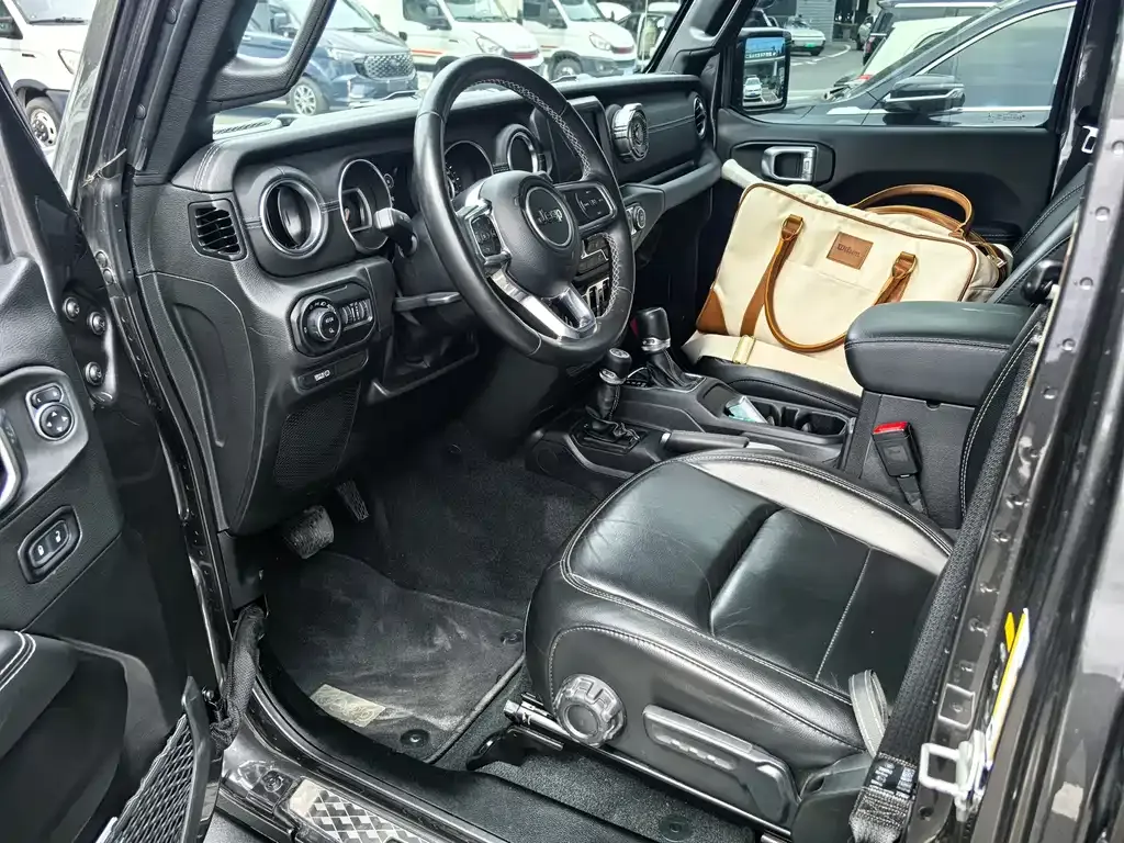 Jeep Gladiator 2023 из CN, фото 6