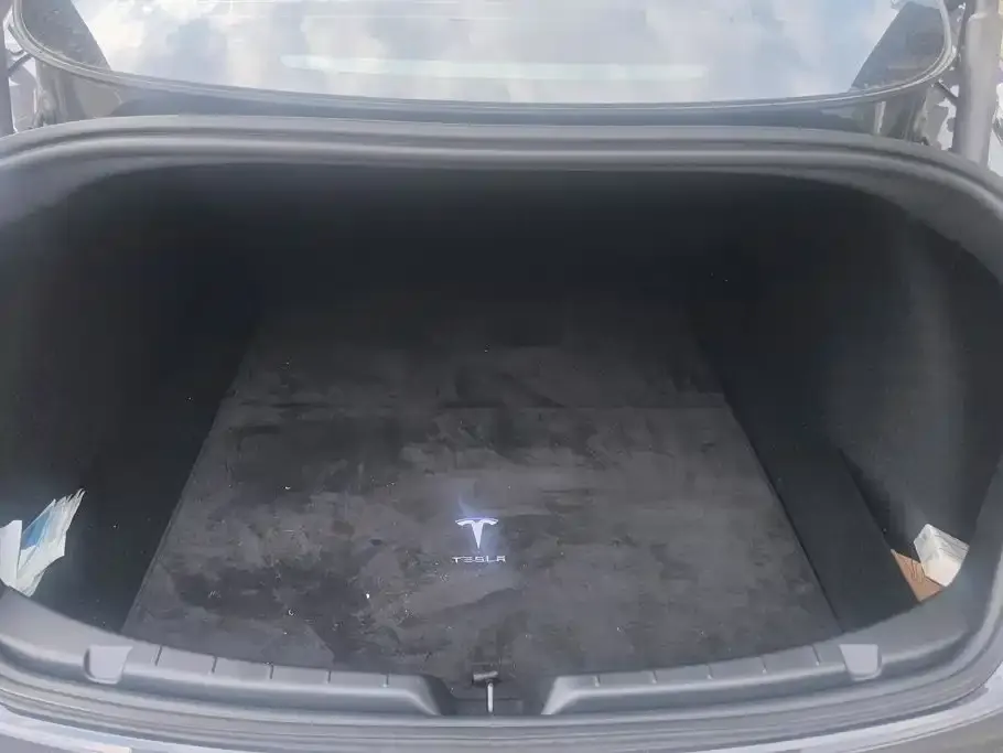 Tesla Model 3 — фото 3