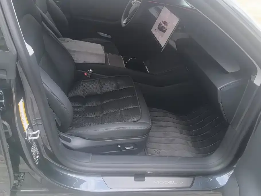 Tesla Model 3 — фото 4