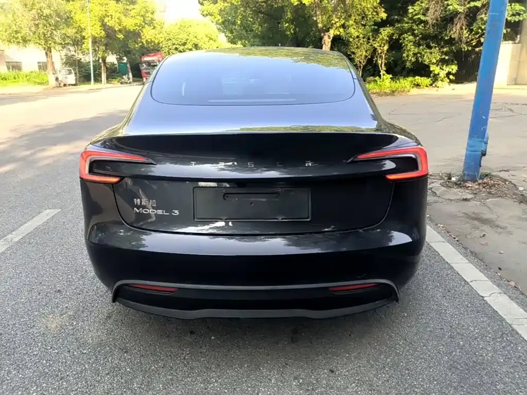 Tesla Model 3 — фото 7