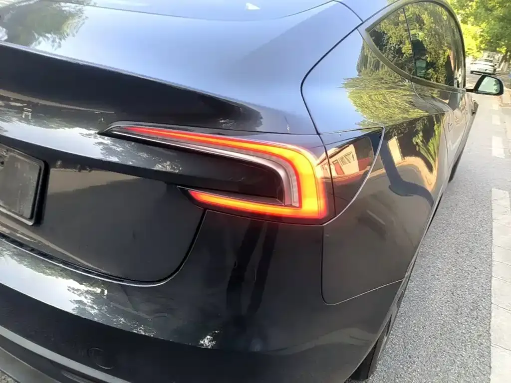 Tesla Model 3 — фото 2