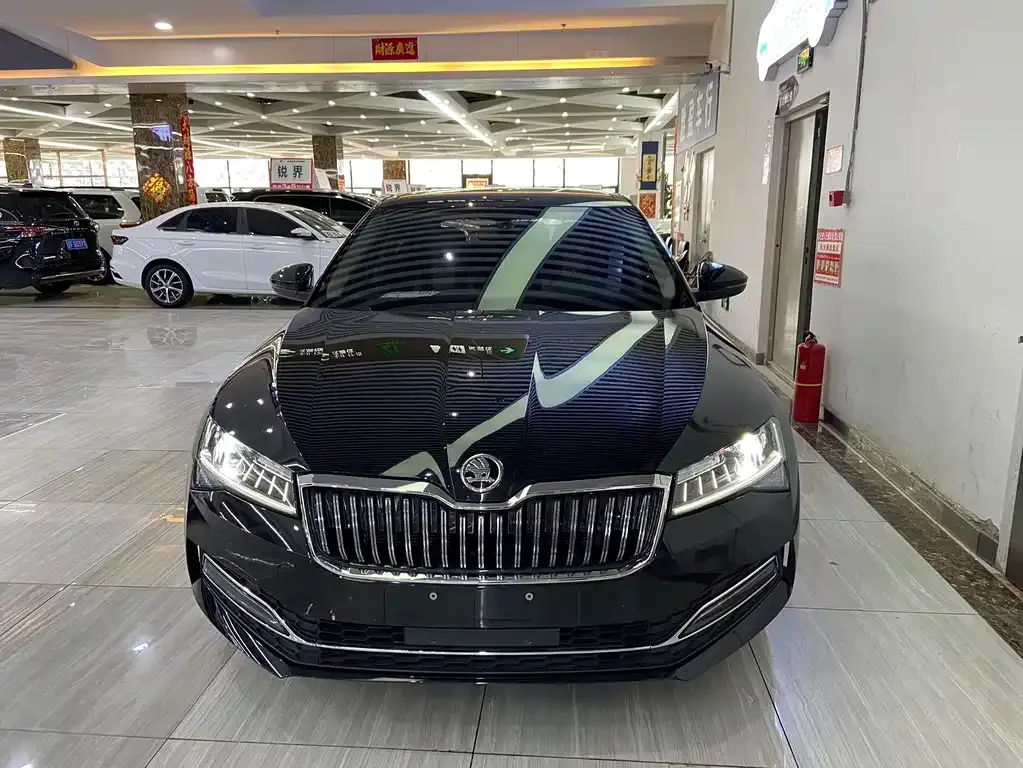 Skoda Superb — фото 3