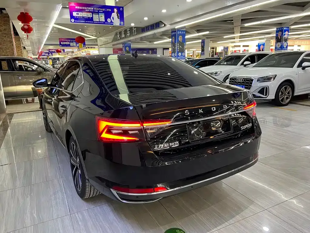 Skoda Superb — фото 4