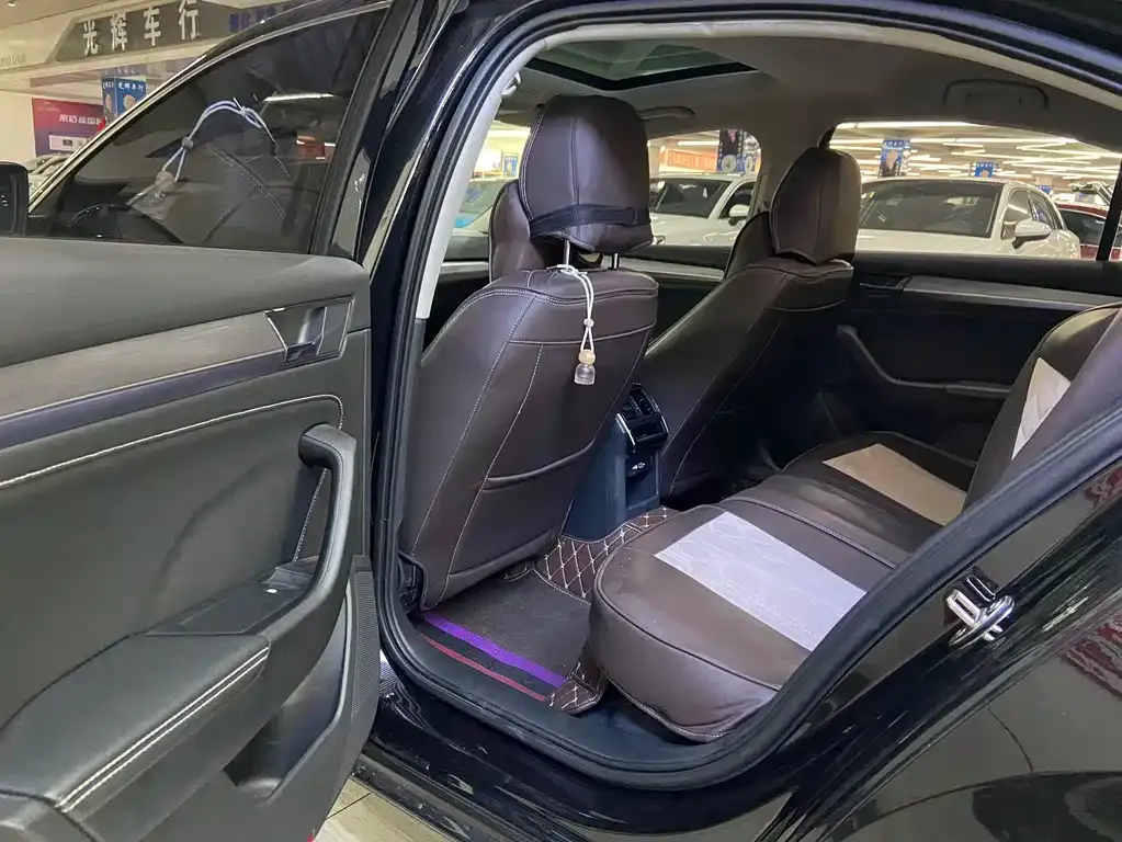Skoda Superb — фото 6