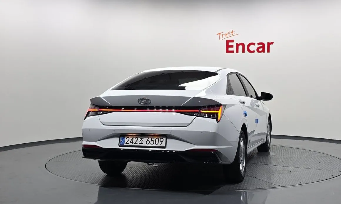 Hyundai AVANTE 2021 из KR, фото 2