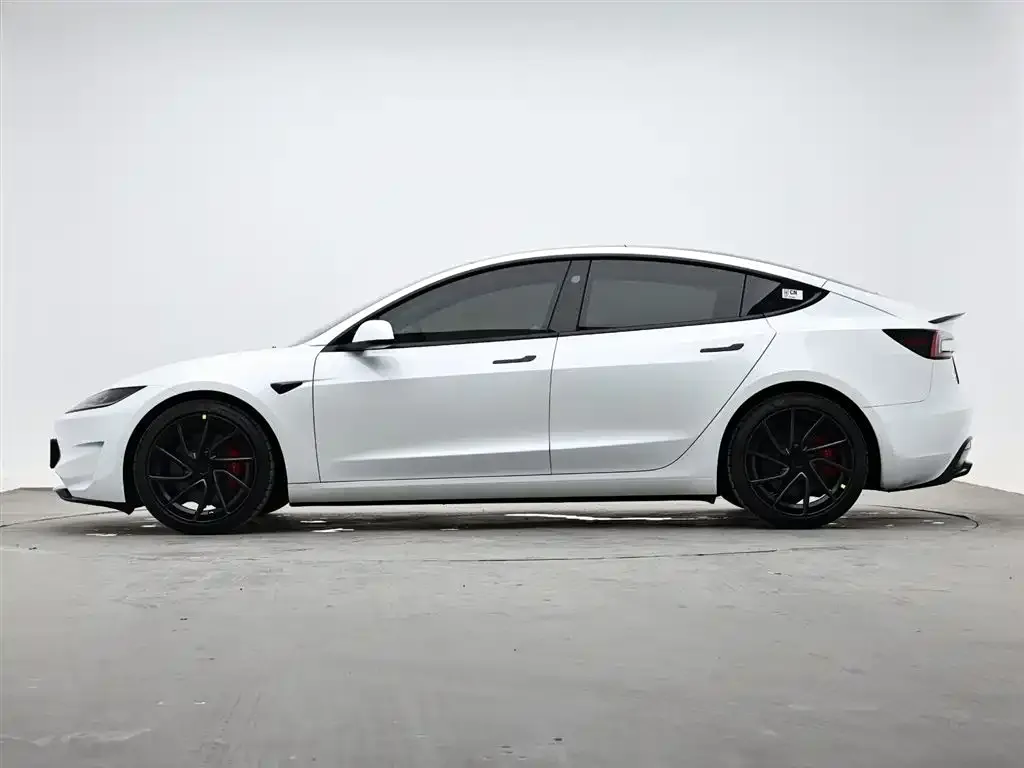 Tesla Model 3 — фото 6