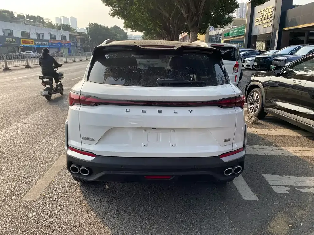 Geely Binyue — фото 10