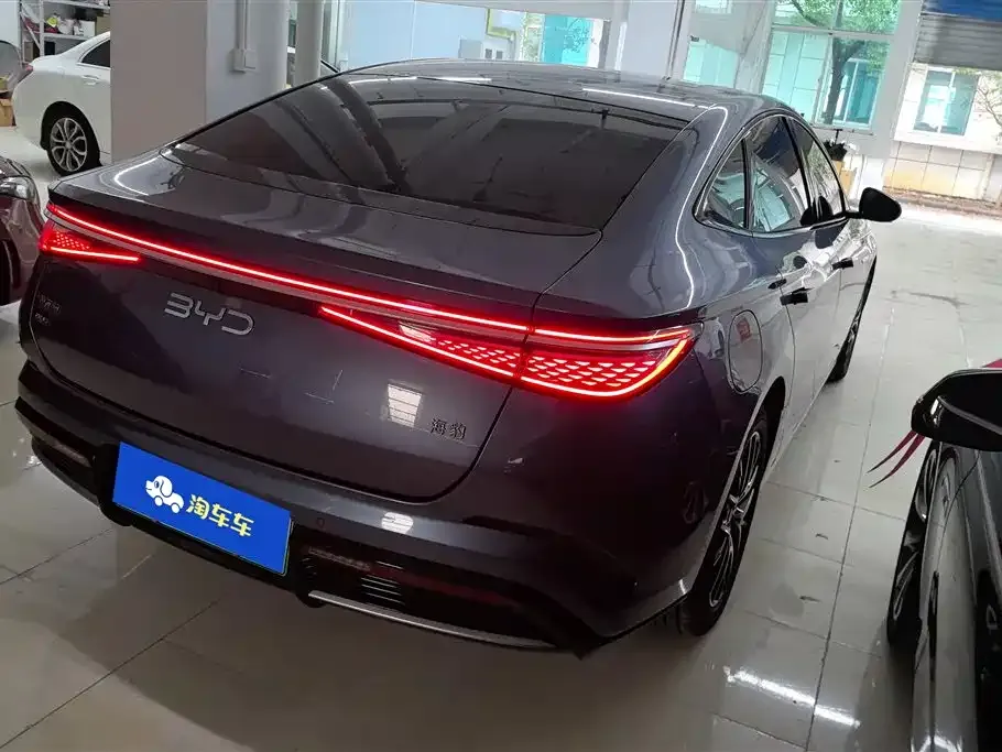BYD Seal — фото 5