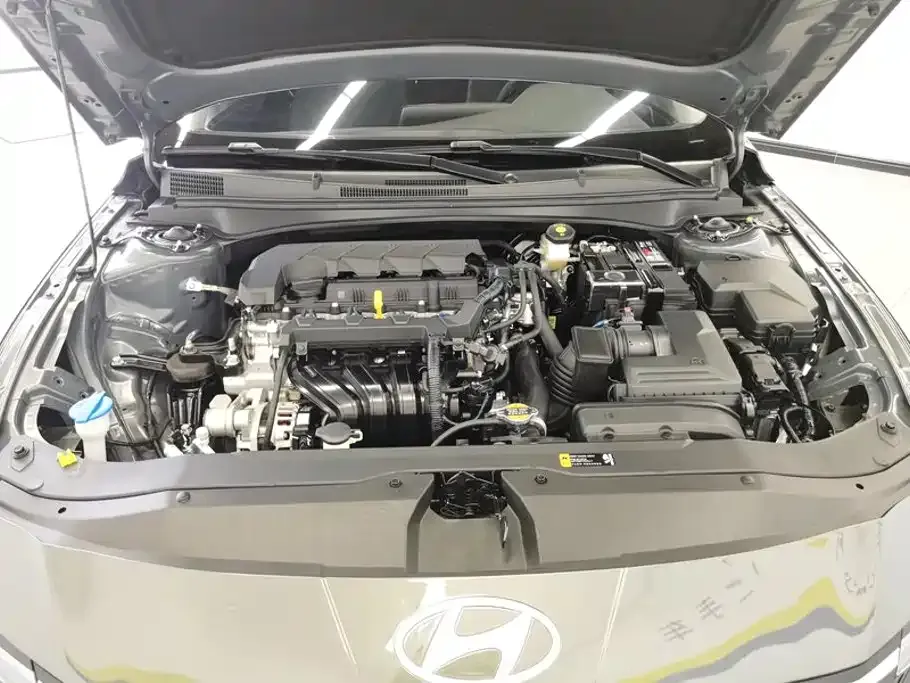 Hyundai Elantra — фото 10
