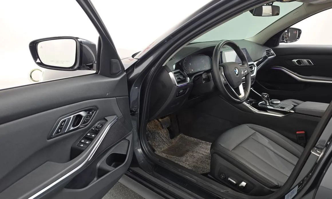 BMW 3-Series 2021 из KR, фото 10