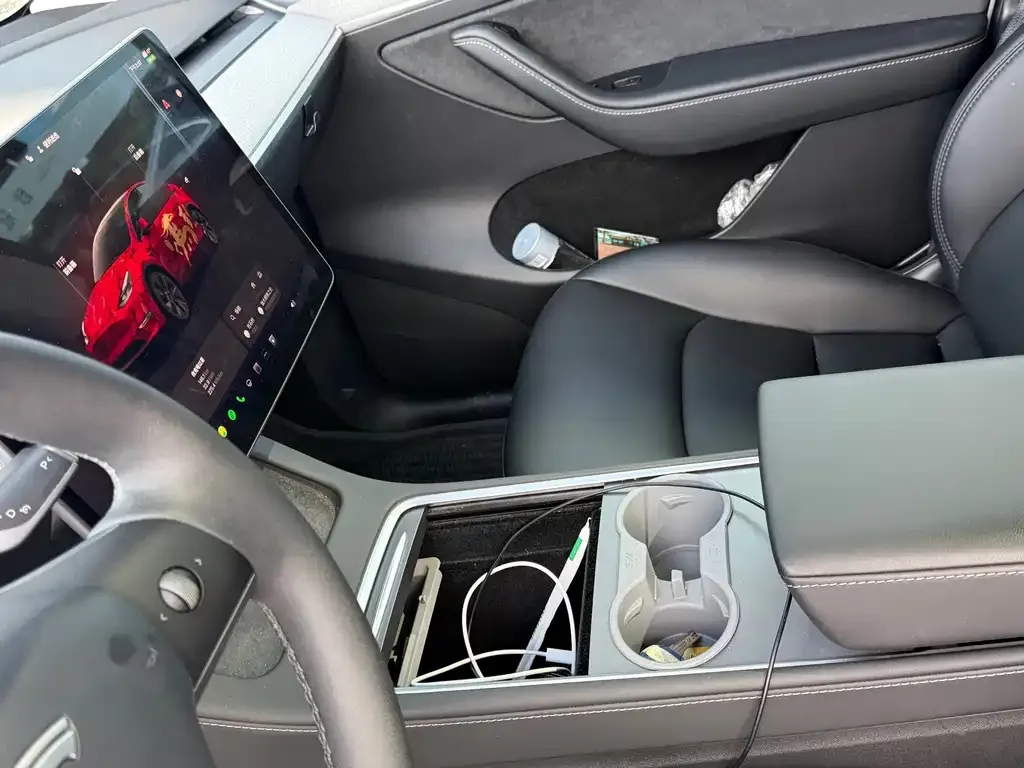 Tesla Model Y — фото 2