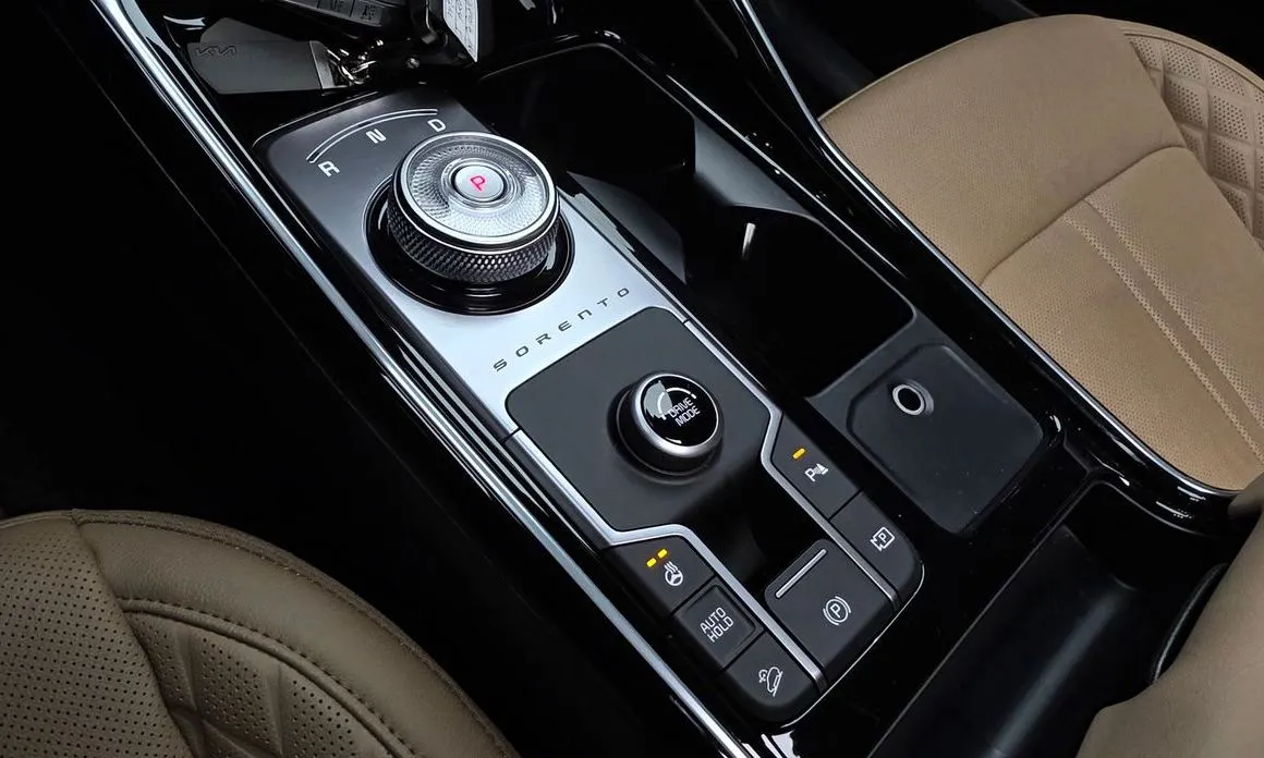 Kia Sorento — фото 9