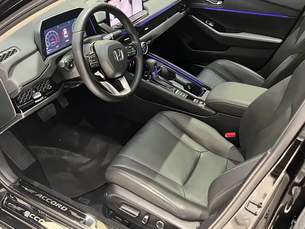 Honda Accord — фото 9
