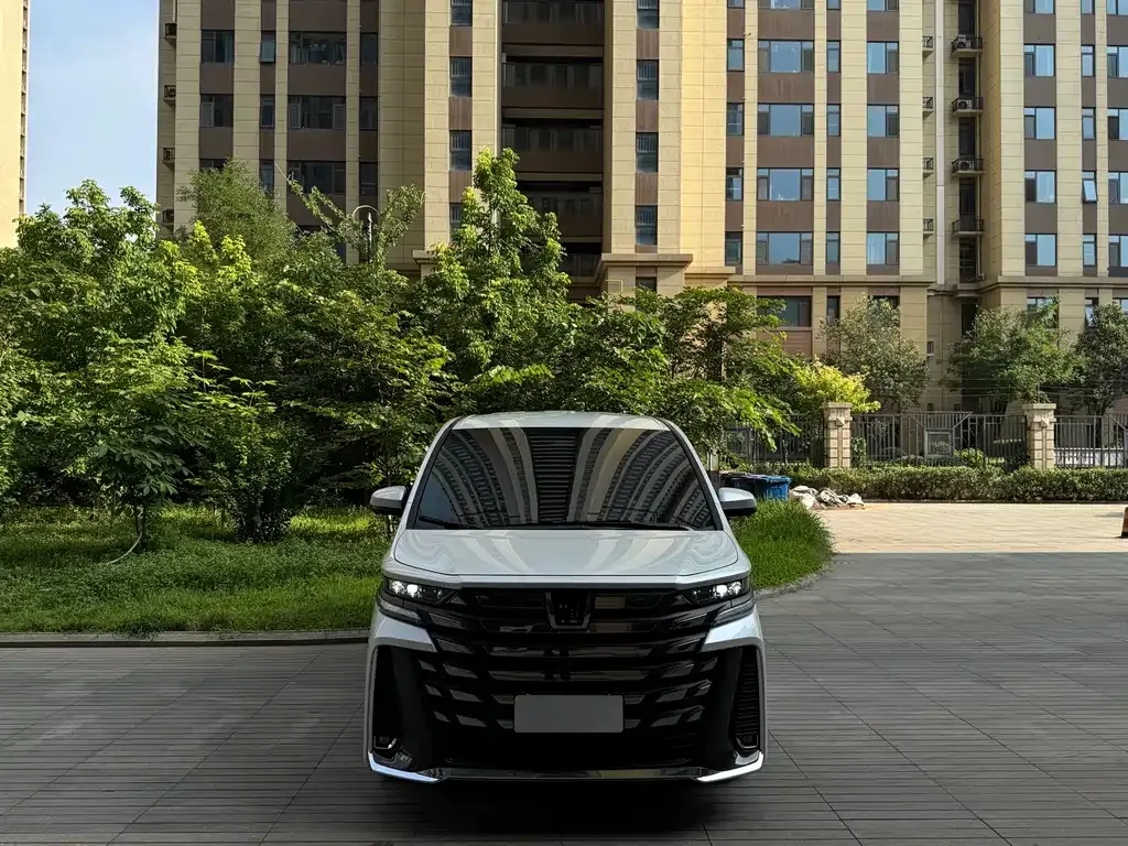 Toyota Vellfire — фото 5