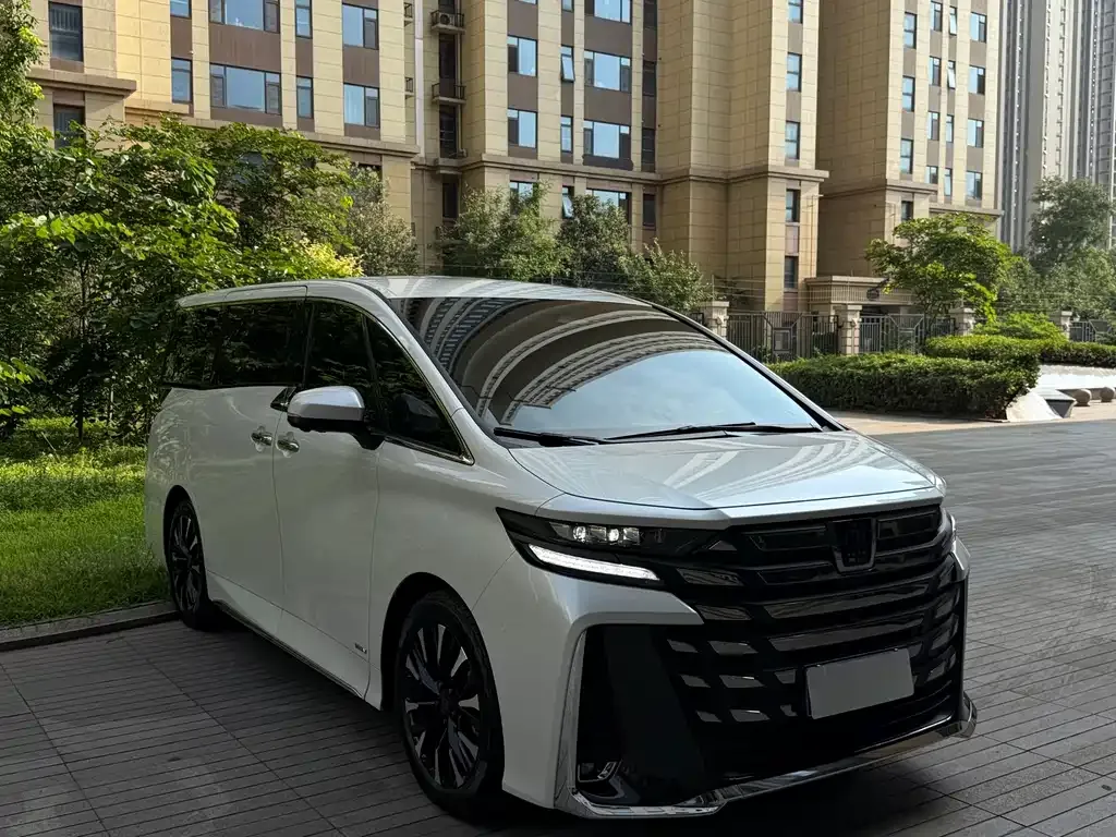 Toyota Vellfire — фото 2