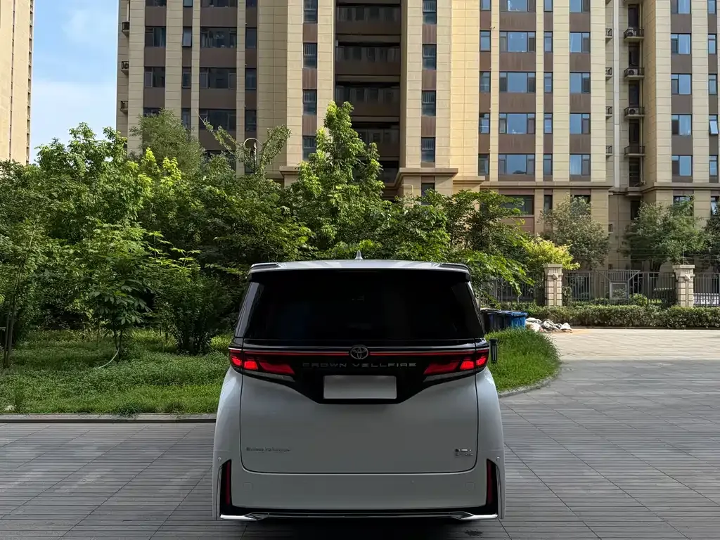Toyota Vellfire — фото 6