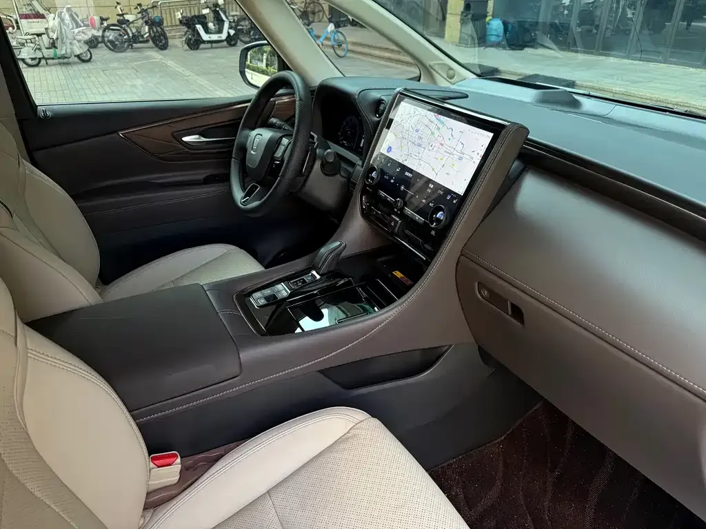 Toyota Vellfire — фото 4