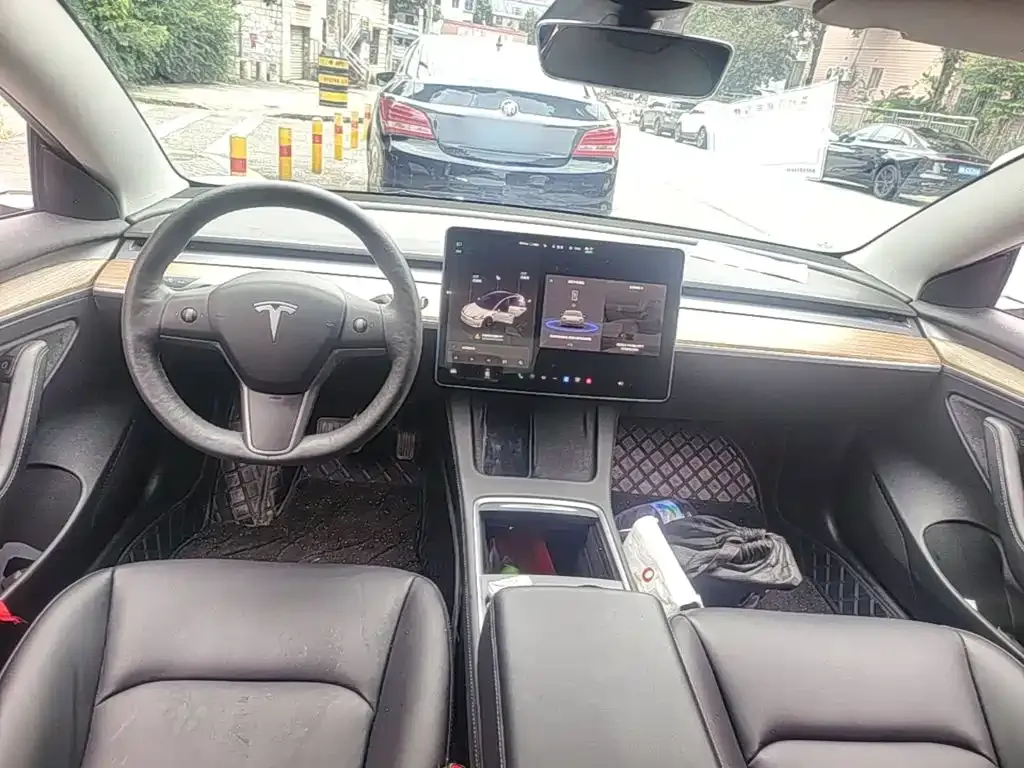 Tesla Model 3 — фото 3
