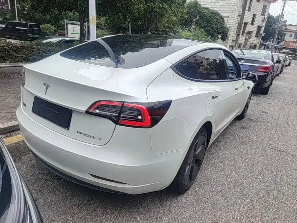 Tesla Model 3 — фото 6