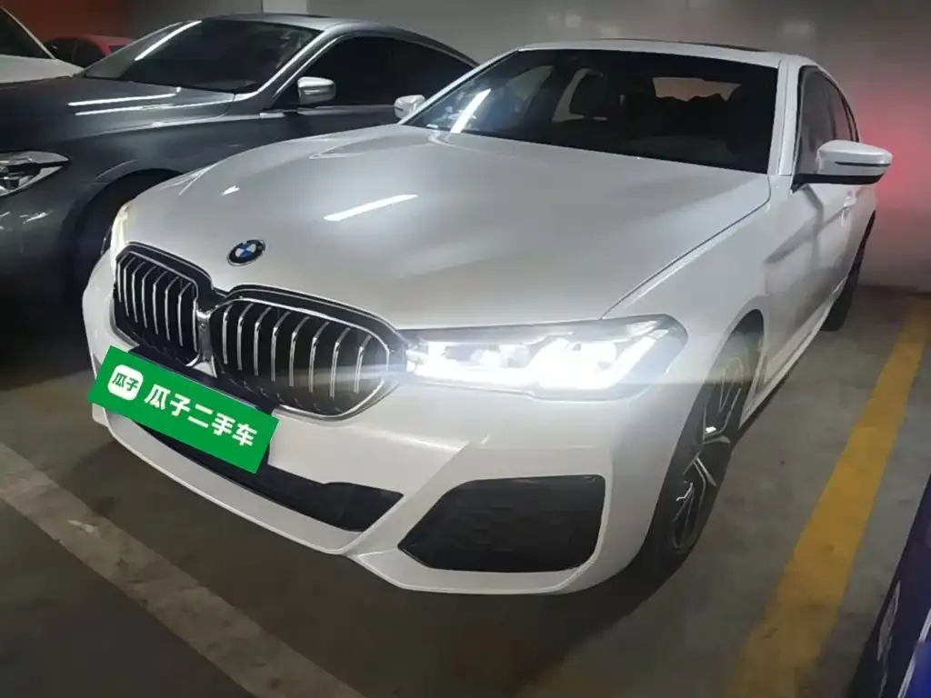 BMW 5 Series — фото 1