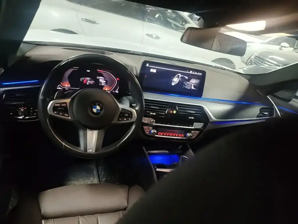 BMW 5 Series — фото 10