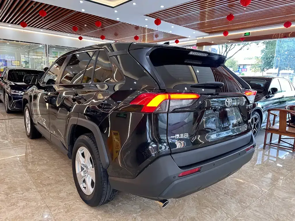 Toyota RAV4 2024 из CN, фото 6