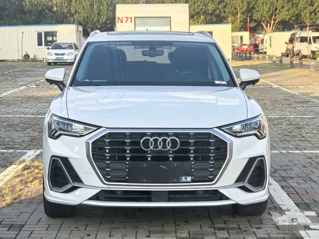 Audi Q3 — фото 10