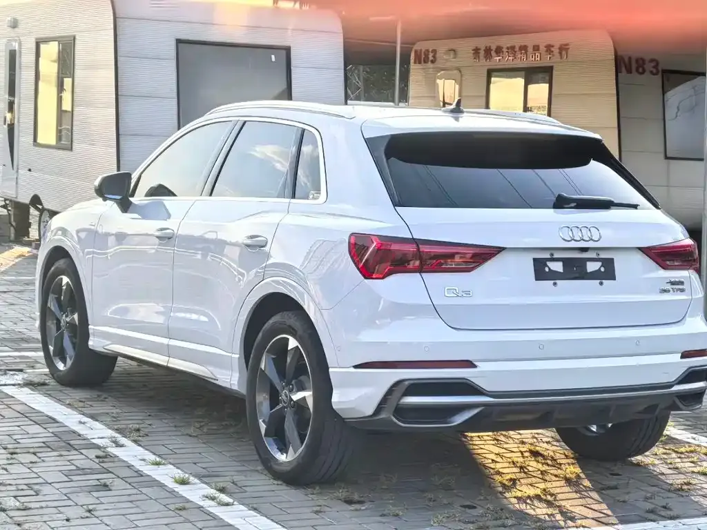Audi Q3 — фото 8
