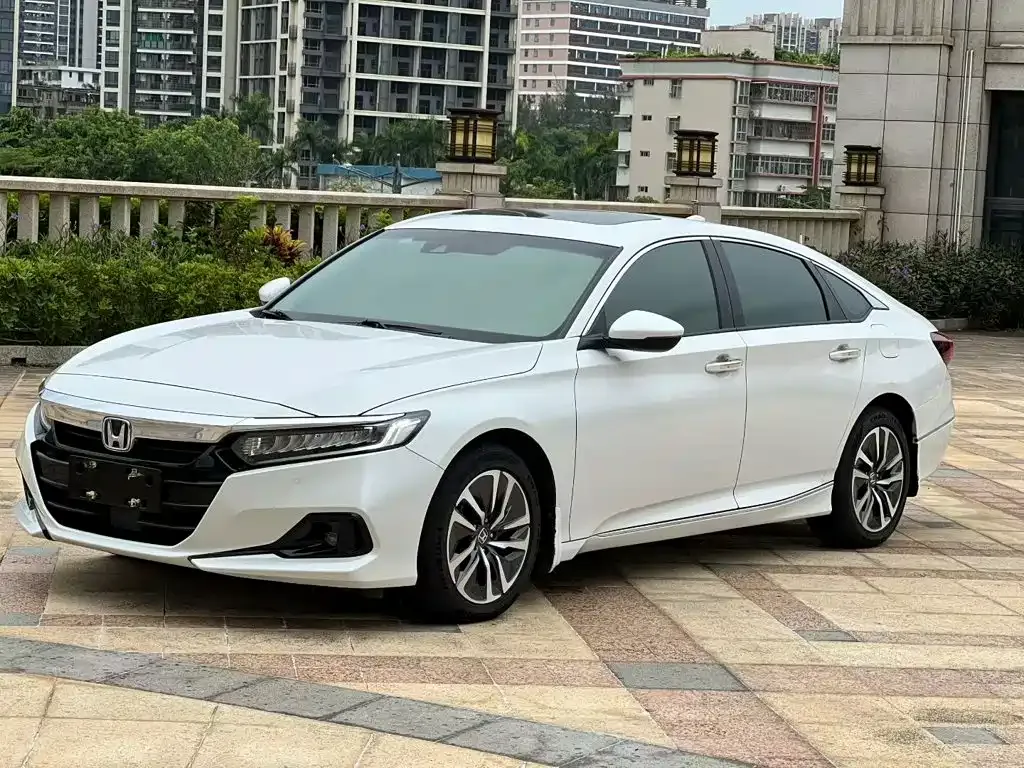 Honda Accord — фото 1